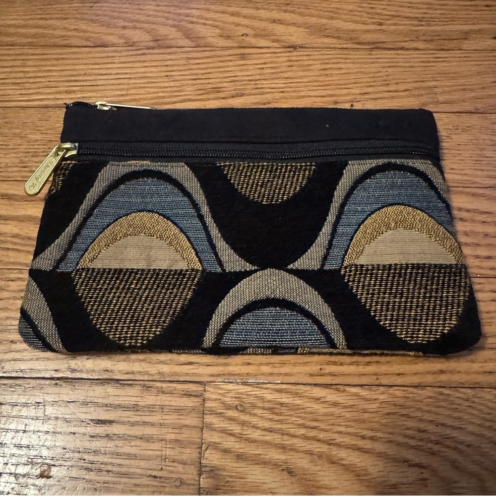 Chic Geometric Pattern Clutch - image 1